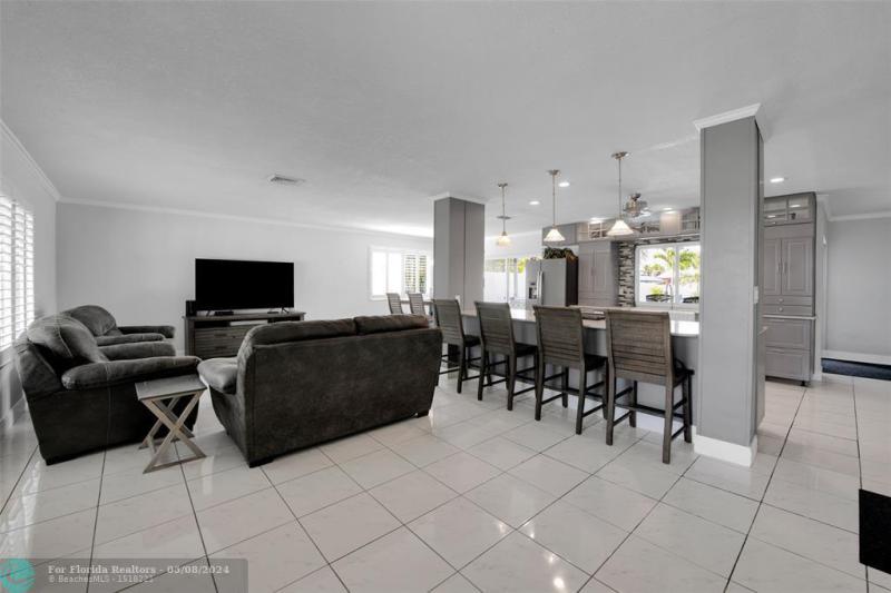  Single Family Homes Photo 9: 5880 SW 19th St  Plantation,  FL 33317