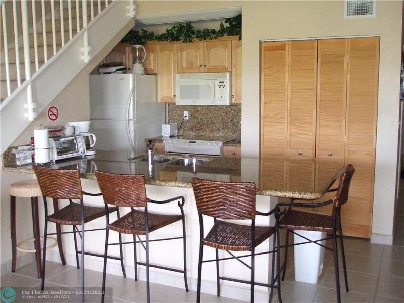  Condo & Townhome Photos