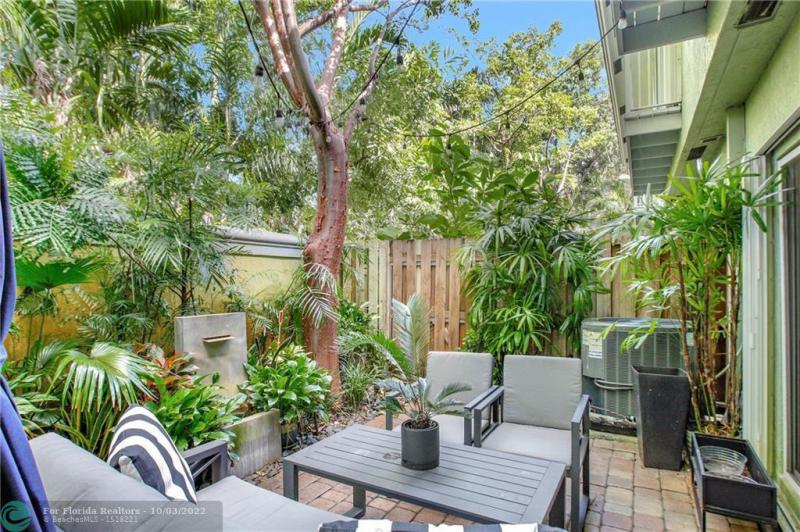  Condo & Townhome Photos
