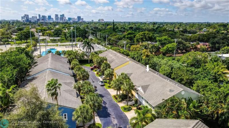  Condo & Townhome Photos