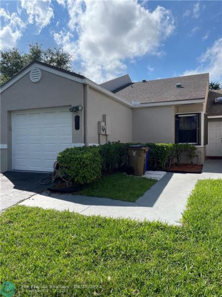  Condo & Townhome Photos