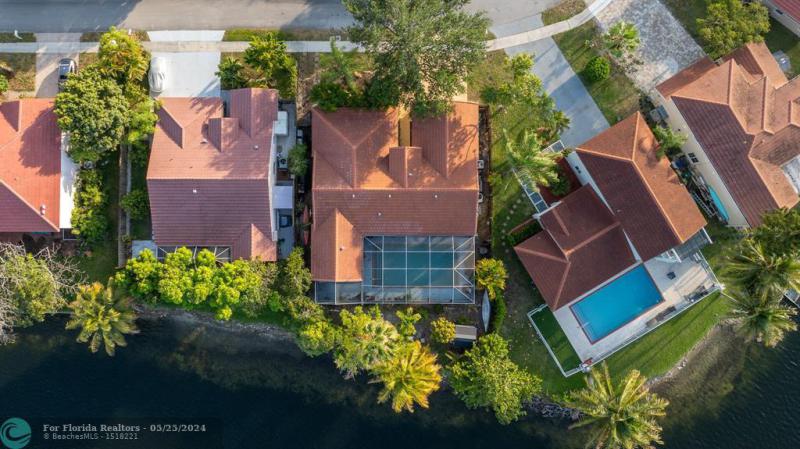  Single Family Homes Photo 4: 6385 Ocean Drive  Margate,  FL 33063