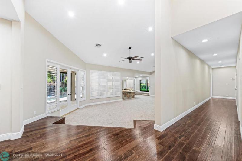  Single Family Homes Photo 10: 7210 Darby Ln  Parkland,  FL 33067