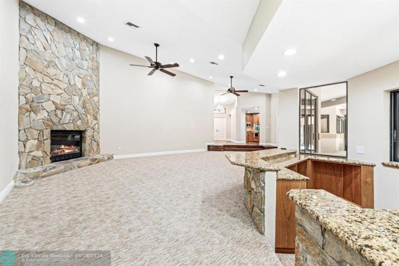  Single Family Homes Photo 11: 7210 Darby Ln  Parkland,  FL 33067