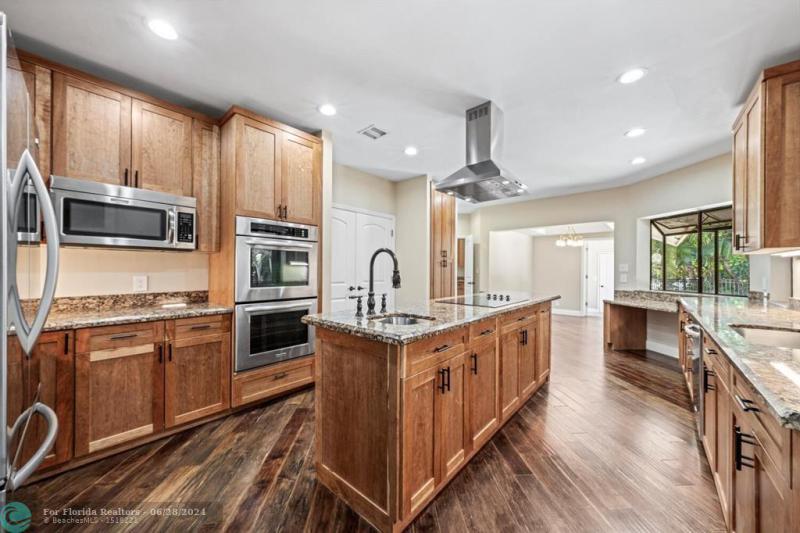  Single Family Homes Photo 15: 7210 Darby Ln  Parkland,  FL 33067