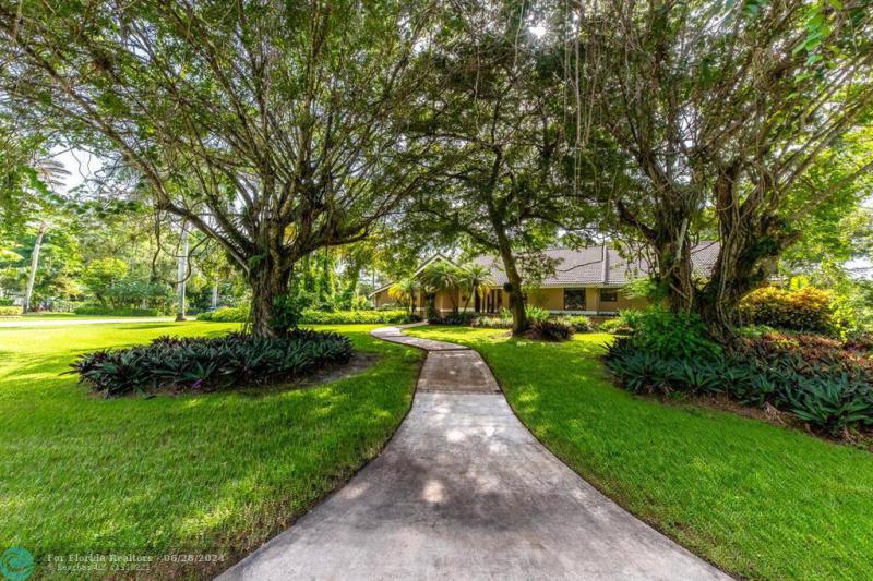  Single Family Homes Photo 5: 7210 Darby Ln  Parkland,  FL 33067