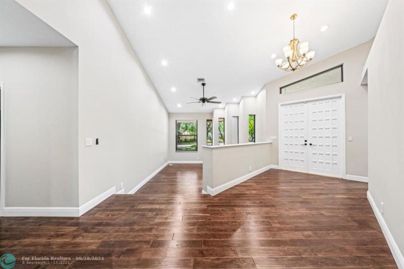  Single Family Homes Photo 7: 7210 Darby Ln  Parkland,  FL 33067