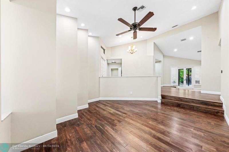  Single Family Homes Photo 8: 7210 Darby Ln  Parkland,  FL 33067