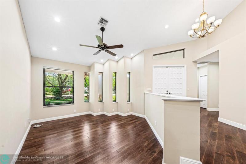  Single Family Homes Photo 9: 7210 Darby Ln  Parkland,  FL 33067