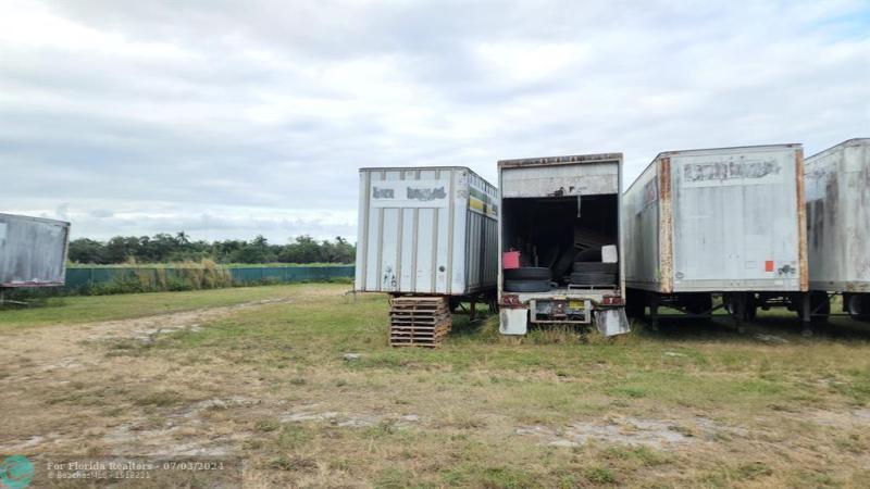  Commercial & Industrial Land Images 