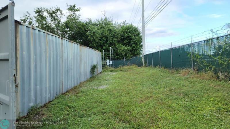  Commercial & Industrial Land Images 