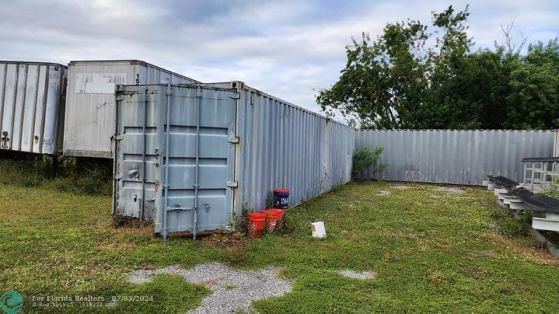  Commercial & Industrial Land Images 