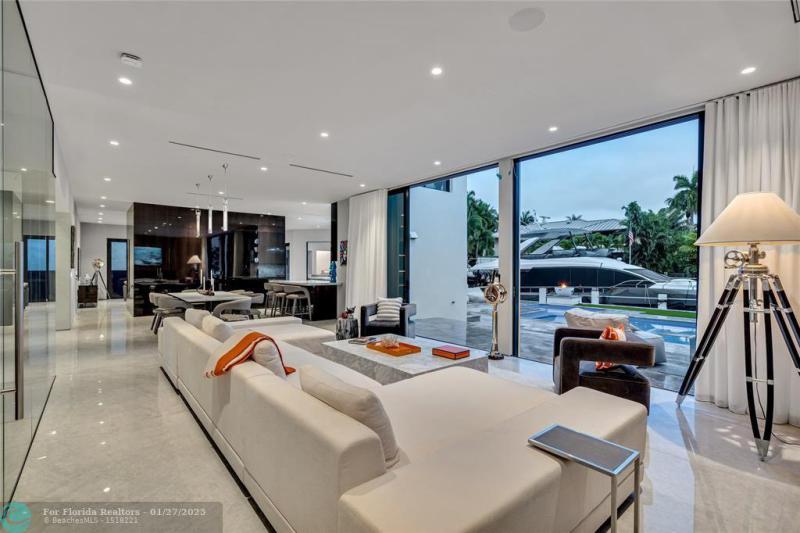  Single Family Homes Photo 19: 520 San Marco Dr  Fort Lauderdale,  FL 33301