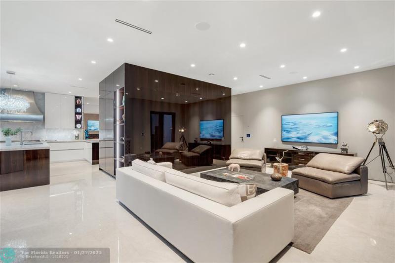  Single Family Homes Photo 28: 520 San Marco Dr  Fort Lauderdale,  FL 33301