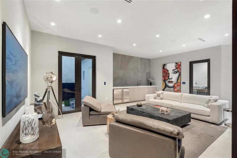  Single Family Homes Photo 29: 520 San Marco Dr  Fort Lauderdale,  FL 33301