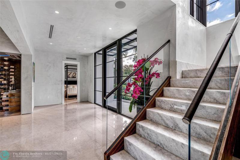  Single Family Homes Photo 8: 520 San Marco Dr  Fort Lauderdale,  FL 33301