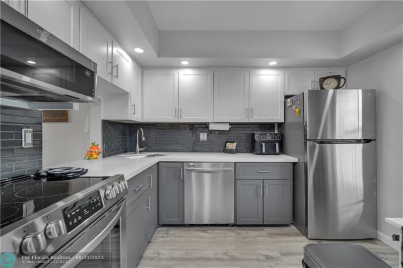  Condo & Townhome Photos