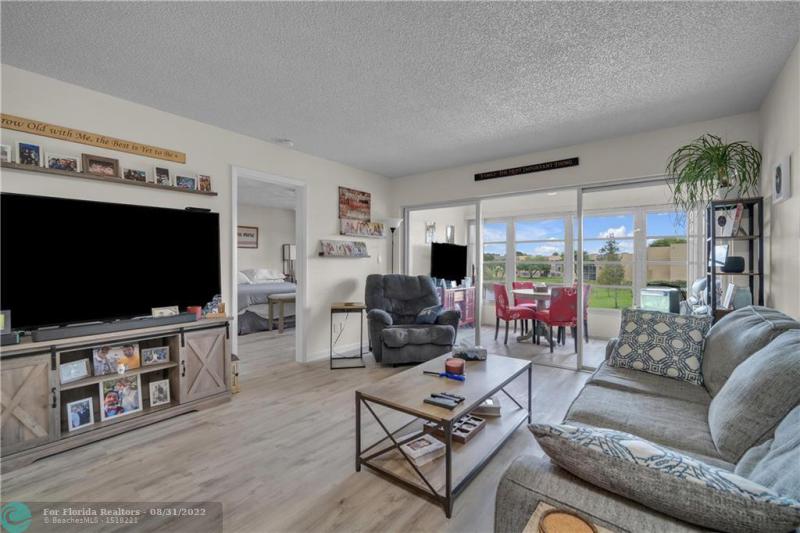  Condo & Townhome Photos