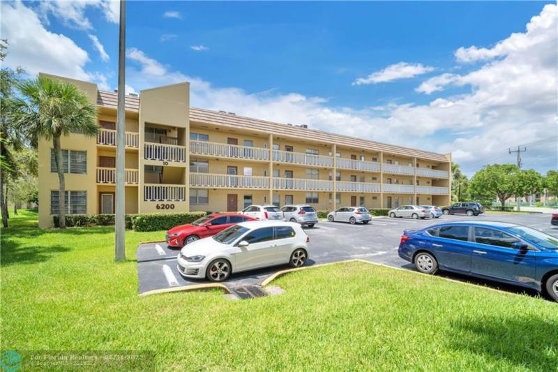  Condo & Townhome Photos