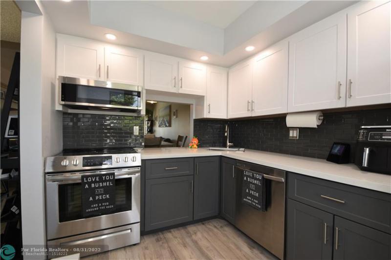  Condo & Townhome Photos