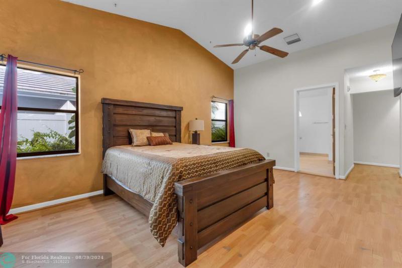  Single Family Homes Photo 10: 7660 NW 23 STREET  Margate,  FL 33063