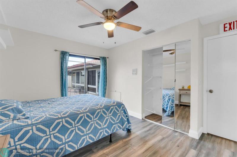  Single Family Homes Photo 15: 7660 NW 23 STREET  Margate,  FL 33063