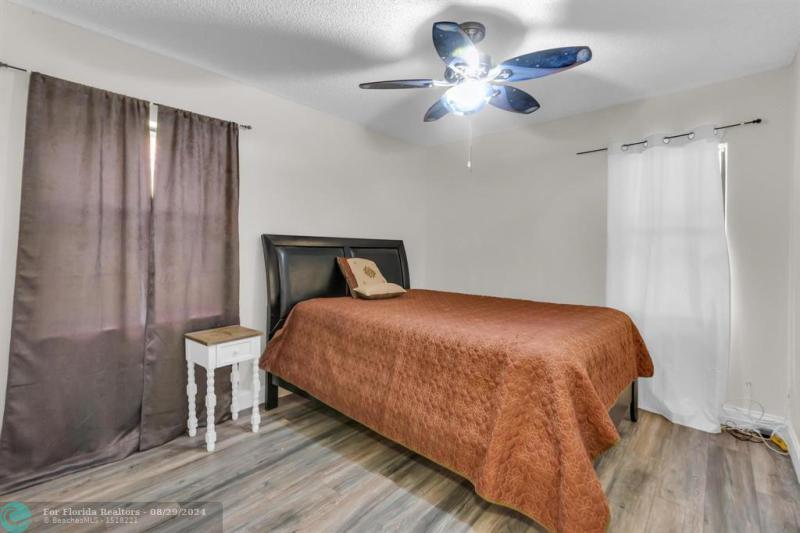  Single Family Homes Photo 16: 7660 NW 23 STREET  Margate,  FL 33063