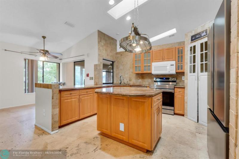  Single Family Homes Photo 22: 7660 NW 23 STREET  Margate,  FL 33063