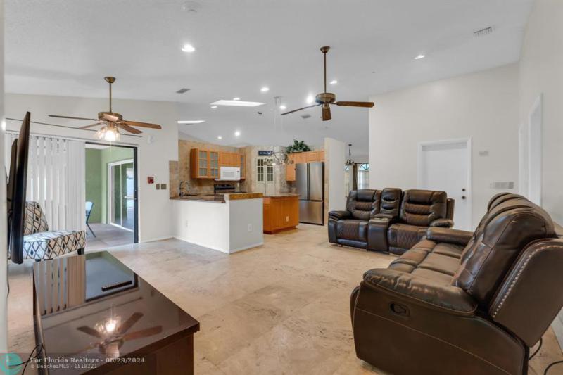  Single Family Homes Photo 23: 7660 NW 23 STREET  Margate,  FL 33063