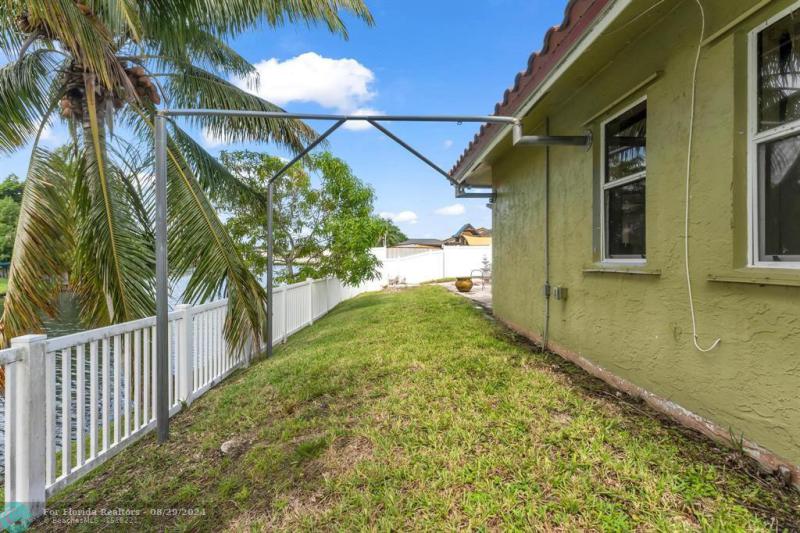  Single Family Homes Photo 38: 7660 NW 23 STREET  Margate,  FL 33063