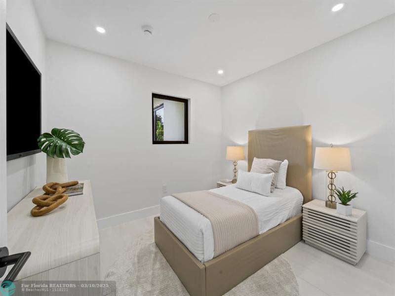  Single Family Homes Photo 22: 13625 SW 78th Pl  Palmetto Bay,  FL 33158