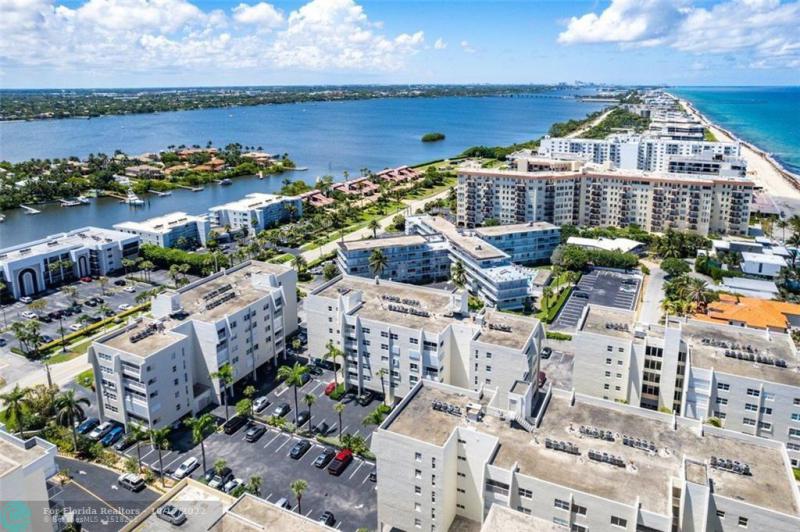  Condo & Townhome Photos