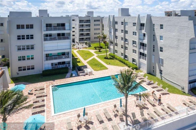  Condo & Townhome Photos