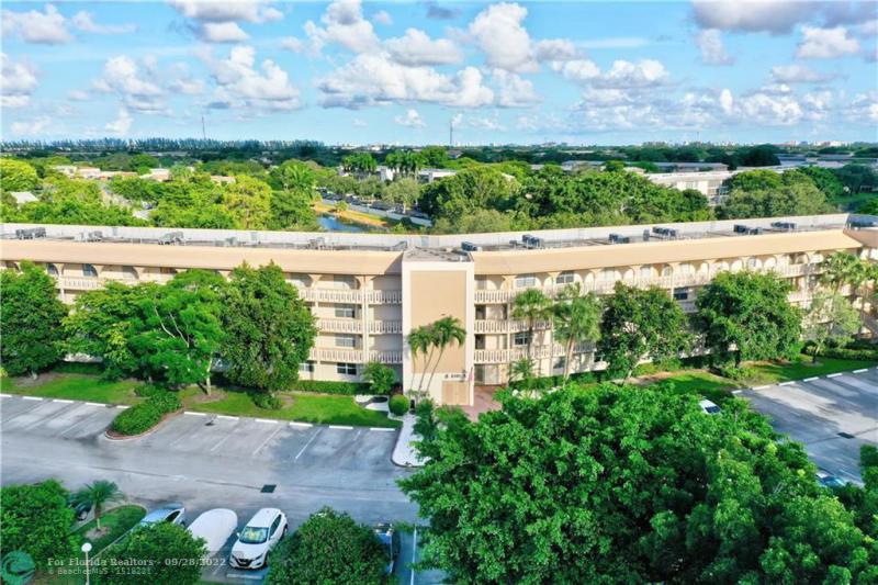  Condo & Townhome Photos