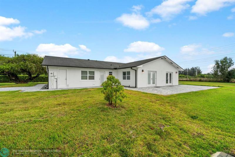  Single Family Homes Photo 15: 6800 SW 172nd Ave  Southwest Ranches,  FL 33331