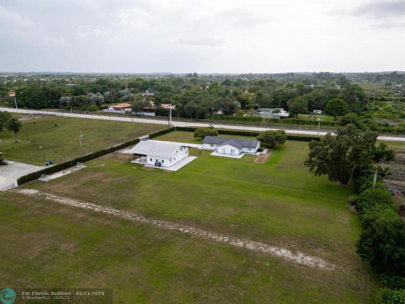  Single Family Homes Photo 3: 6800 SW 172nd Ave  Southwest Ranches,  FL 33331