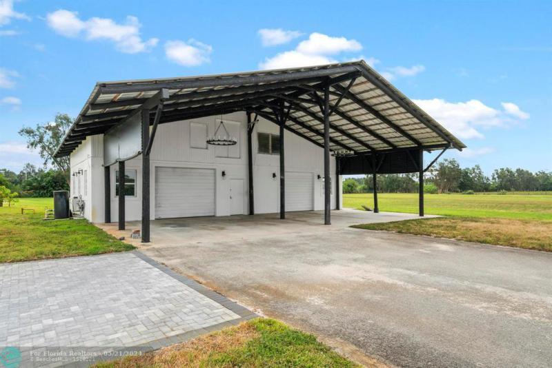  Single Family Homes Photo 35: 6800 SW 172nd Ave  Southwest Ranches,  FL 33331
