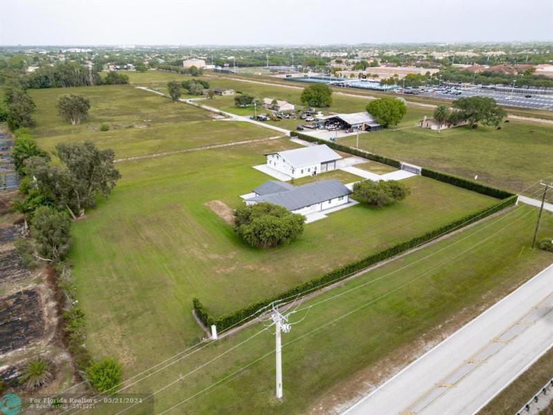  Single Family Homes Photo 4: 6800 SW 172nd Ave  Southwest Ranches,  FL 33331