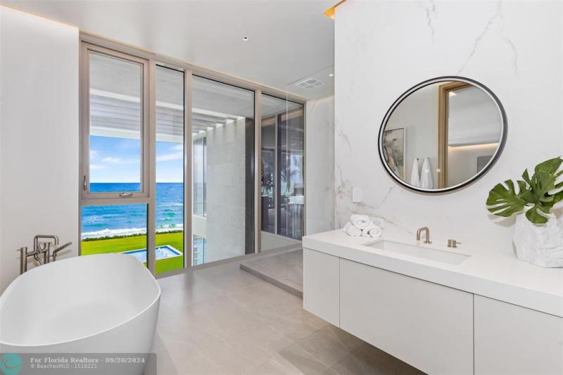  Single Family Homes Photo 71: 1460 S Ocean Blvd  Manalapan,  FL 33462