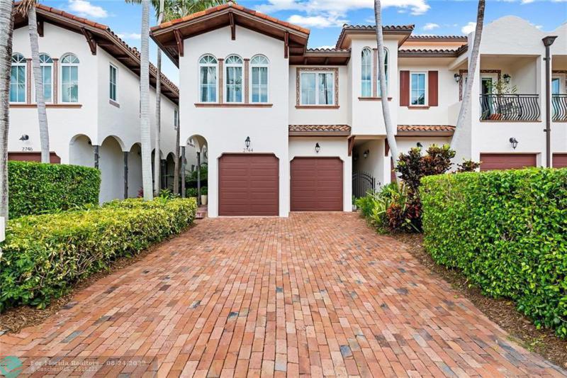  Condo & Townhome Photos