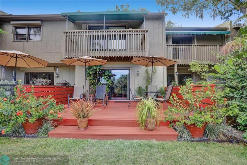  Condo & Townhome Photos