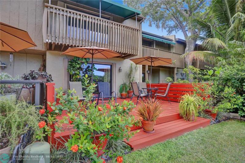  Condo & Townhome Photos