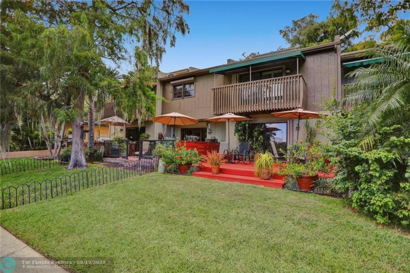  Condo & Townhome Photos