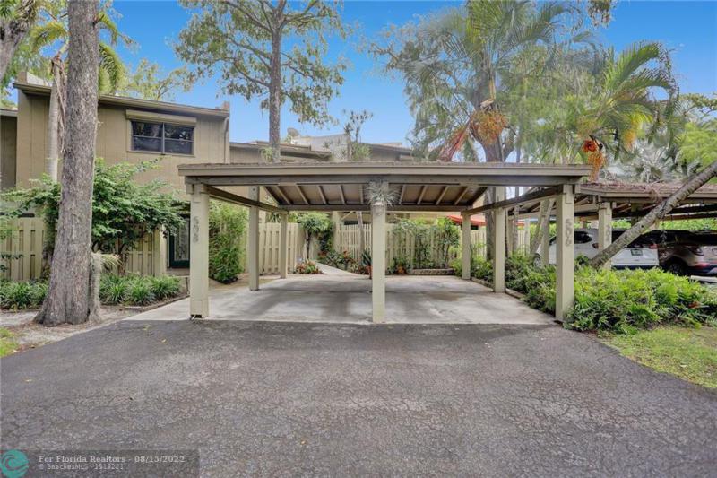  Condo & Townhome Photos
