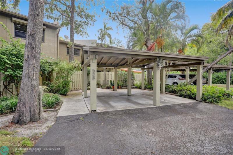  Condo & Townhome Photos