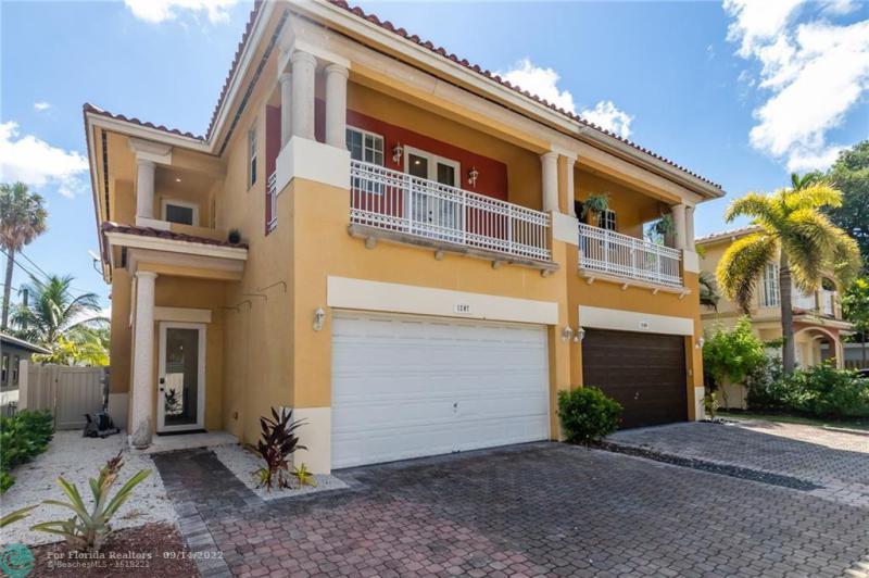  Condo & Townhome Photos