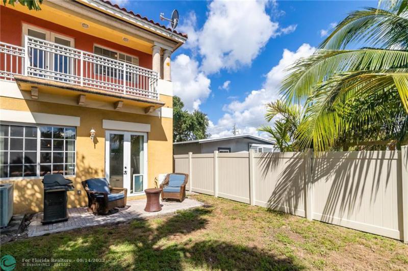  Condo & Townhome Photos