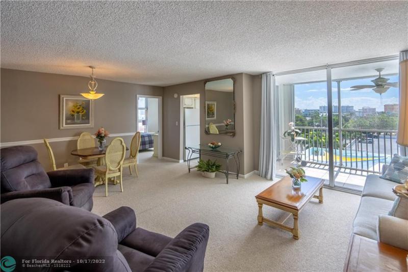  Condo & Townhome Photos