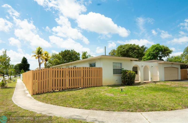  Single Family Homes Photo 2: 3470 NW 29th St  Lauderdale Lakes,  FL 33311
