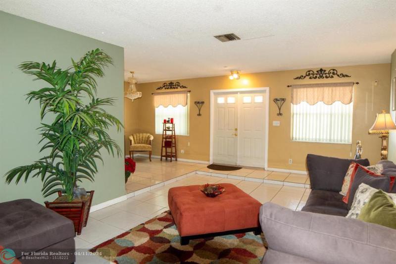  Single Family Homes Photo 3: 3470 NW 29th St  Lauderdale Lakes,  FL 33311